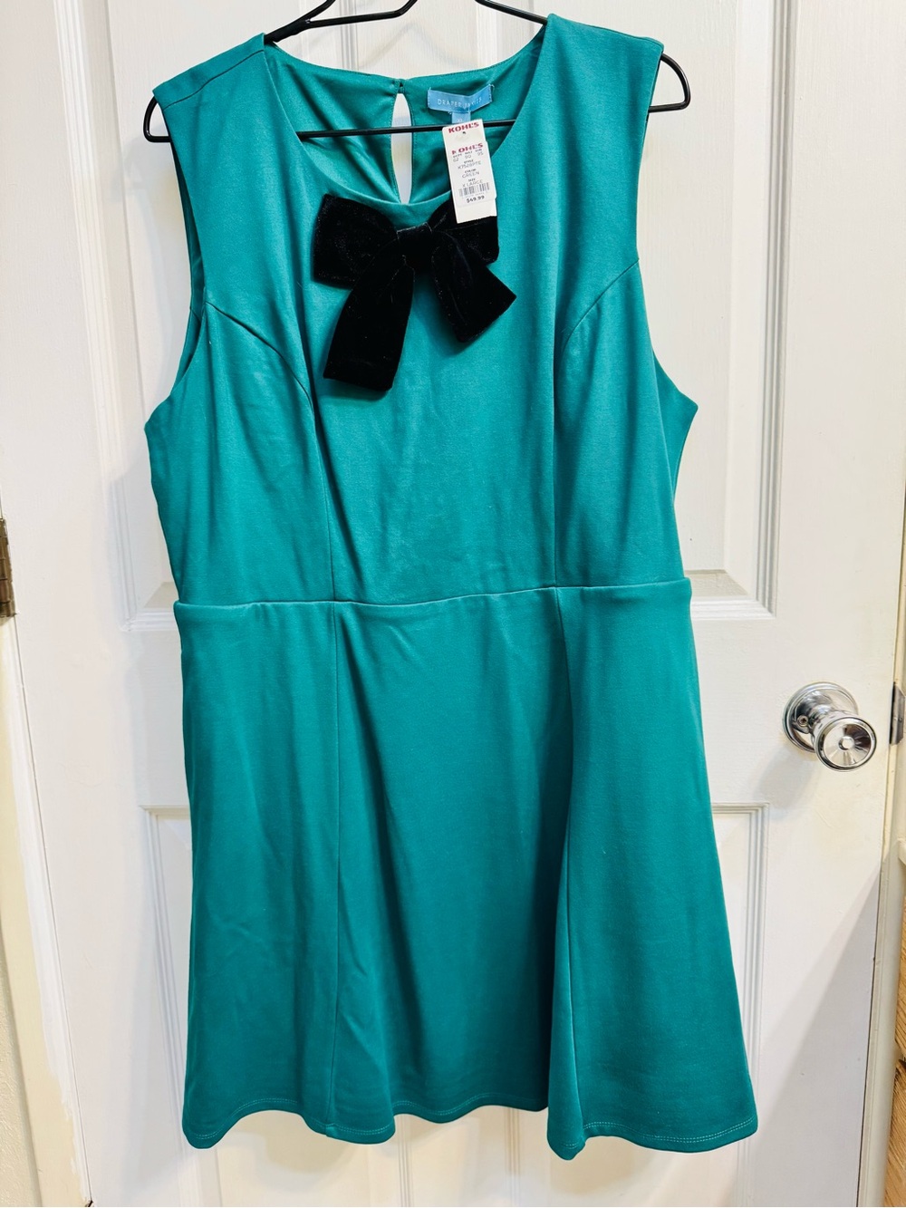 NWT: Draper James Green Sleeveless Dress with Black Velvet Bow detail
